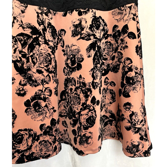 Y2K Vibe Lace Burnout Velvet Floral Mini Dress Size 1X Whimsygoth Feminine HOCO - Picture 4 of 12